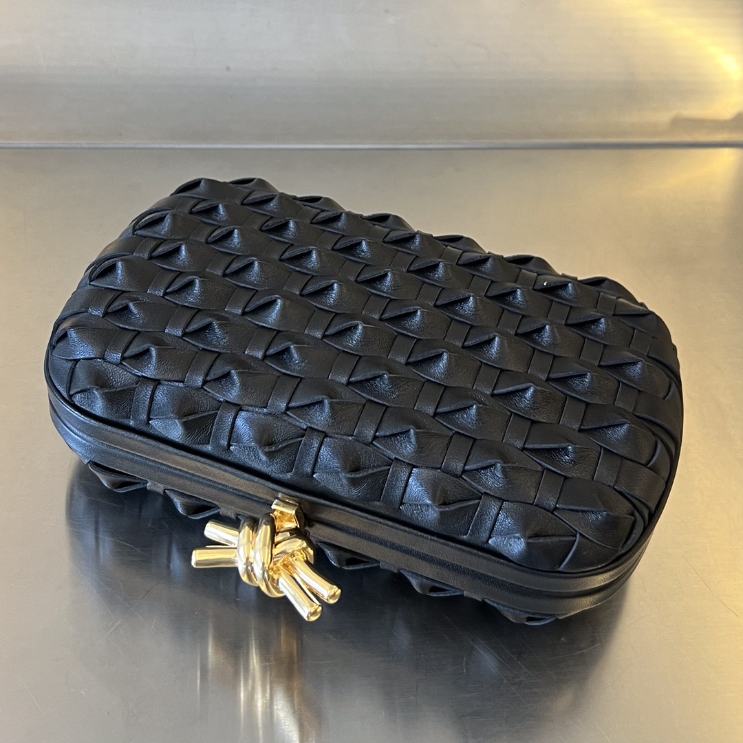 Knot Padded Intreccio Leather Clutch Black